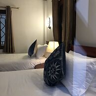 Wisdom Mystery Hotel