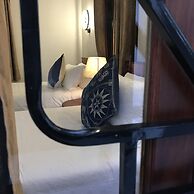 Wisdom Mystery Hotel