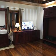 Wisdom Mystery Hotel