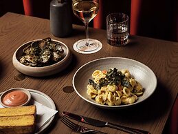 Hotel Chadstone Melbourne MGallery