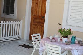 Alekos Beach Houses-Marina