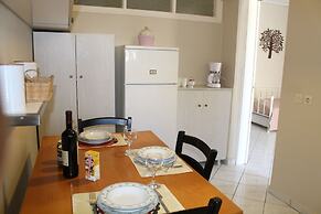 Alekos Beach Houses-Marina