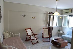 Alekos Beach Houses-Marina