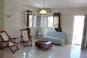 Alekos Beach Houses-Marina