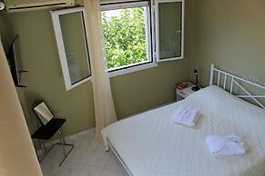 Alekos Beach Houses-Marina