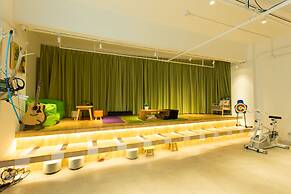 Phoenix Egg Youth Hostel