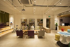 Phoenix Egg Youth Hostel