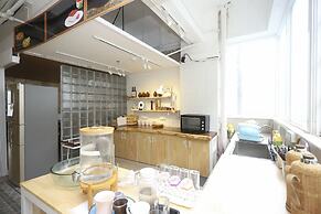 Phoenix Egg Youth Hostel