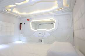 Phoenix Egg Youth Hostel