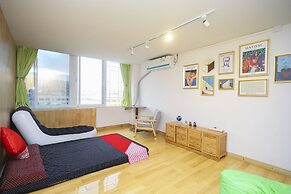 Phoenix Egg Youth Hostel