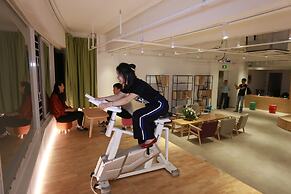 Phoenix Egg Youth Hostel