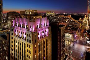 The Sinclair, Autograph Collection