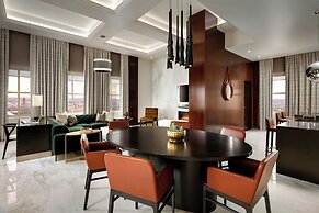 The Sinclair, Autograph Collection