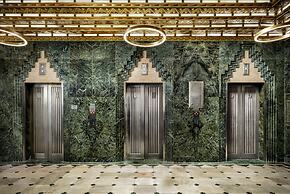 The Sinclair, Autograph Collection