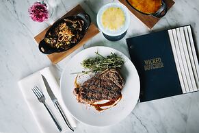 The Sinclair, Autograph Collection