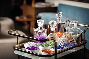 The Sinclair, Autograph Collection