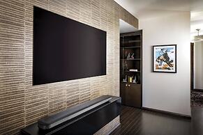 The Sinclair, Autograph Collection