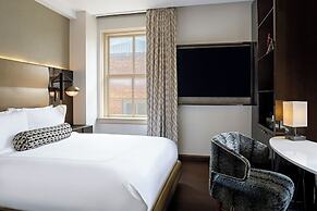 The Sinclair, Autograph Collection