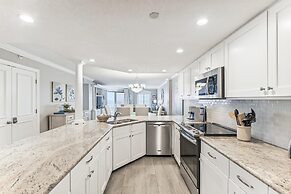 Inlet Reef 403 2 Bedroom Condo by RedAwning