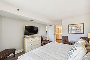 Inlet Reef 210 2 Bedroom Condo by RedAwning