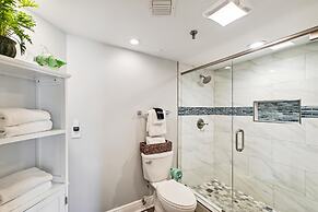 Inlet Reef 210 2 Bedroom Condo by RedAwning