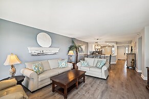 Inlet Reef 210 2 Bedroom Condo by RedAwning