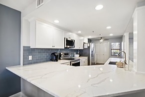 Inlet Reef 210 2 Bedroom Condo by RedAwning