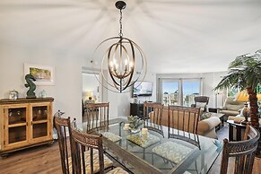 Inlet Reef 210 2 Bedroom Condo by RedAwning