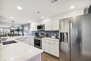 Inlet Reef 210 2 Bedroom Condo by RedAwning