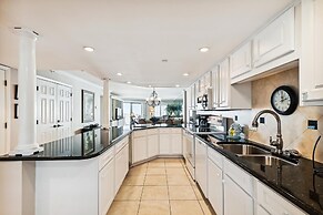 Inlet Reef 610 2 Bedroom Condo by RedAwning