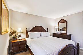 Inlet Reef 610 2 Bedroom Condo by RedAwning