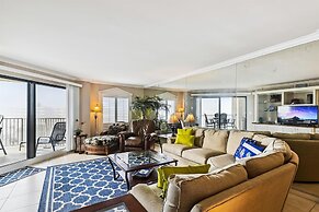 Inlet Reef 610 2 Bedroom Condo by RedAwning