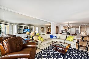 Inlet Reef 610 2 Bedroom Condo by RedAwning