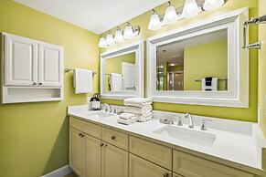 Harbor Landing 601b 3 Bedroom Condo by RedAwning