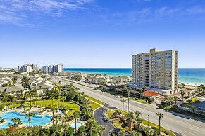 Harbor Landing 601b 3 Bedroom Condo by RedAwning