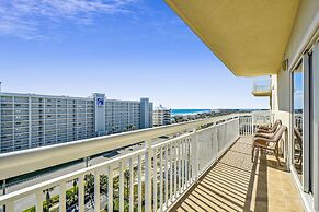 Harbor Landing 601b 3 Bedroom Condo by RedAwning