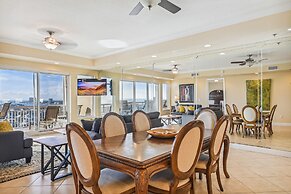 Harbor Landing 902b 3 Bedroom Condo by RedAwning