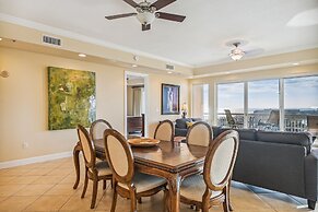 Harbor Landing 902b 3 Bedroom Condo by RedAwning