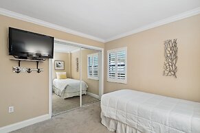 Inlet Reef 102 2 Bedroom Condo by RedAwning