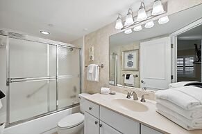 Inlet Reef 102 2 Bedroom Condo by RedAwning