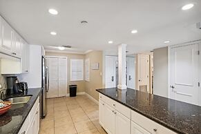 Inlet Reef 102 2 Bedroom Condo by RedAwning