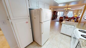 Inlet Reef 616 2 Bedroom Condo by RedAwning