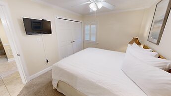 Inlet Reef 616 2 Bedroom Condo by RedAwning