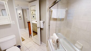 East Pass Towers 305 2 Bedroom Condo by RedAwning