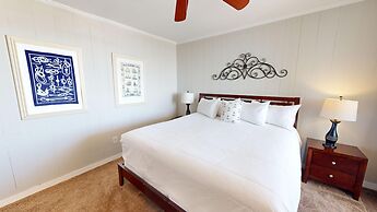 East Pass Towers 305 2 Bedroom Condo by RedAwning