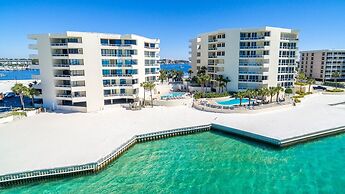 East Pass Towers 305 2 Bedroom Condo by RedAwning