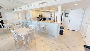 East Pass Towers 305 2 Bedroom Condo by RedAwning