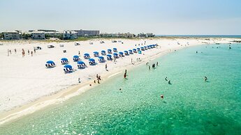 East Pass Towers 305 2 Bedroom Condo by RedAwning