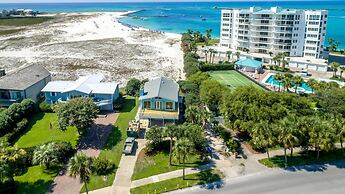 East Pass Towers 305 2 Bedroom Condo by RedAwning