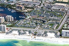 Sandpiper Cove 1115 3 Bedroom Condo by RedAwning